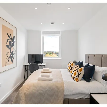 Sophisticated Living: 1-Br Flat In Beckenham Appartement